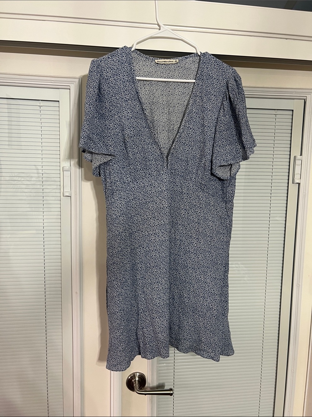 Abercrombie & Fitch Blue Floral V-Neck Short Sleeve Dress